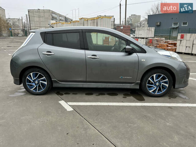 Серый Ниссан Лиф, объемом двигателя 0 л и пробегом 78 тыс. км за 8700 $, фото 6 на Automoto.ua