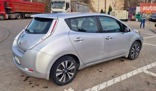 Серый Ниссан Лиф, объемом двигателя 0 л и пробегом 115 тыс. км за 7200 $, фото 4 на Automoto.ua