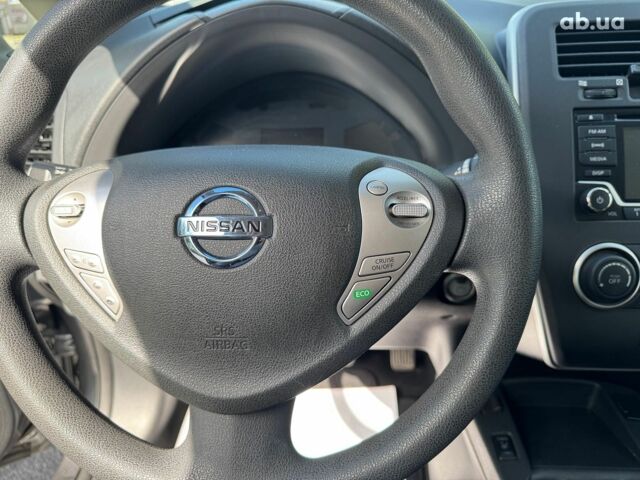 Серый Ниссан Лиф, объемом двигателя 0 л и пробегом 125 тыс. км за 7990 $, фото 22 на Automoto.ua