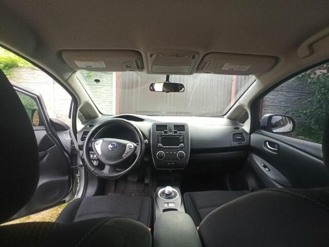 Серый Ниссан Лиф, объемом двигателя 0 л и пробегом 100 тыс. км за 7700 $, фото 6 на Automoto.ua