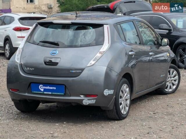 Серый Ниссан Лиф, объемом двигателя 0 л и пробегом 75 тыс. км за 8900 $, фото 3 на Automoto.ua