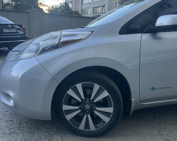 Ниссан Лиф 2016 в Ивано-Франковске на Automoto.ua Серый Ниссан Лиф, объемом двигателя 0 л и пробегом 82 тыс. км за 8199 $, фото 1 на Automoto.ua