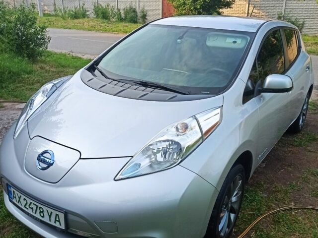 Серый Ниссан Лиф, объемом двигателя 0 л и пробегом 100 тыс. км за 7700 $, фото 1 на Automoto.ua