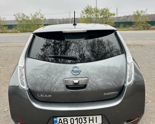 Сірий Ніссан Ліф, об'ємом двигуна 0 л та пробігом 106 тис. км за 8300 $, фото 28 на Automoto.ua