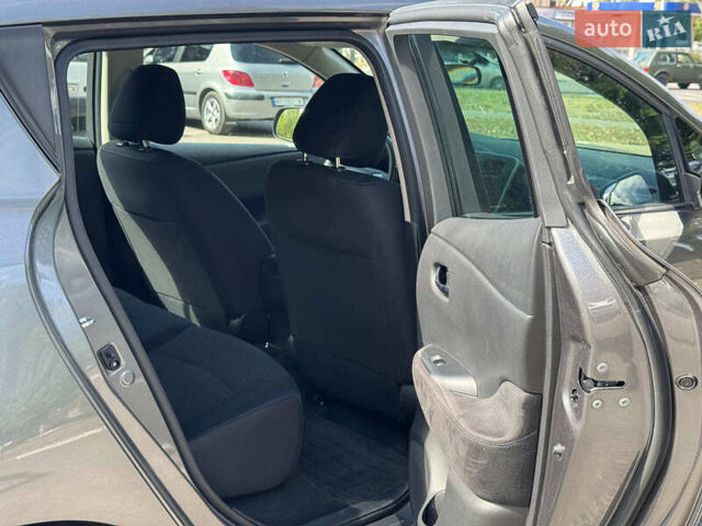 Сірий Ніссан Ліф, об'ємом двигуна 0 л та пробігом 125 тис. км за 7990 $, фото 13 на Automoto.ua
