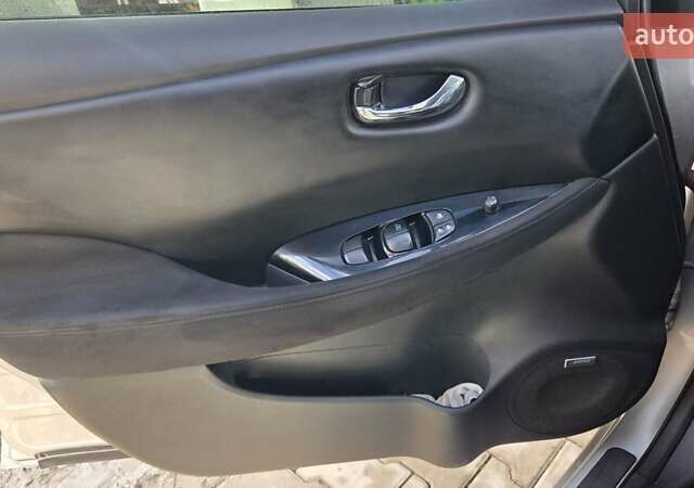 Сірий Ніссан Ліф, об'ємом двигуна 0 л та пробігом 110 тис. км за 7700 $, фото 7 на Automoto.ua