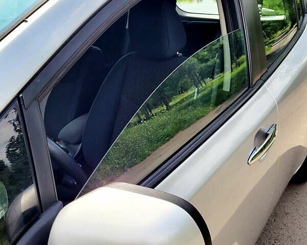 Сірий Ніссан Ліф, об'ємом двигуна 0 л та пробігом 89 тис. км за 8299 $, фото 10 на Automoto.ua