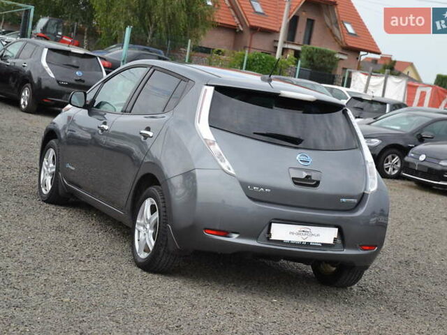 Серый Ниссан Лиф, объемом двигателя 0 л и пробегом 56 тыс. км за 8000 $, фото 9 на Automoto.ua