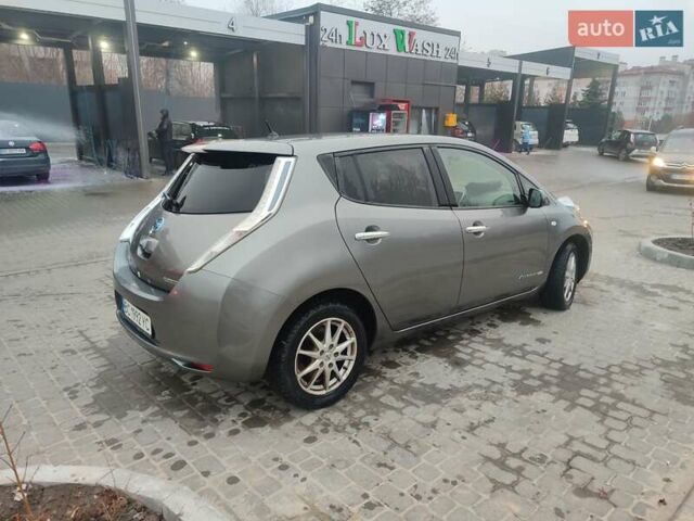 Сірий Ніссан Ліф, об'ємом двигуна 0 л та пробігом 220 тис. км за 5600 $, фото 5 на Automoto.ua