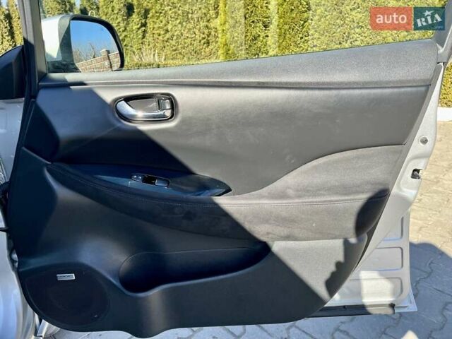 Сірий Ніссан Ліф, об'ємом двигуна 0 л та пробігом 98 тис. км за 7800 $, фото 18 на Automoto.ua