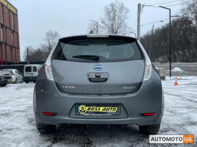 Сірий Ніссан Ліф, об'ємом двигуна 24 л та пробігом 70 тис. км за 8500 $, фото 4 на Automoto.ua