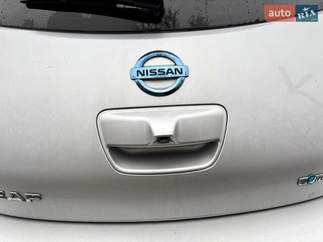 Сірий Ніссан Ліф, об'ємом двигуна 0 л та пробігом 115 тис. км за 7100 $, фото 6 на Automoto.ua