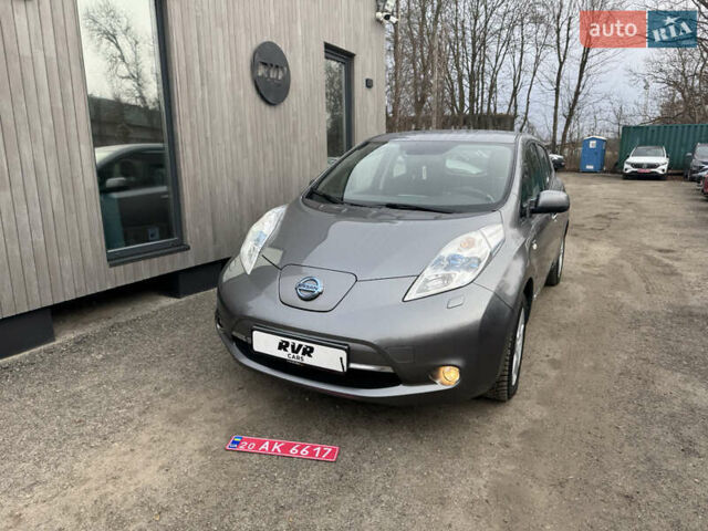Серый Ниссан Лиф, объемом двигателя 0 л и пробегом 175 тыс. км за 7000 $, фото 3 на Automoto.ua