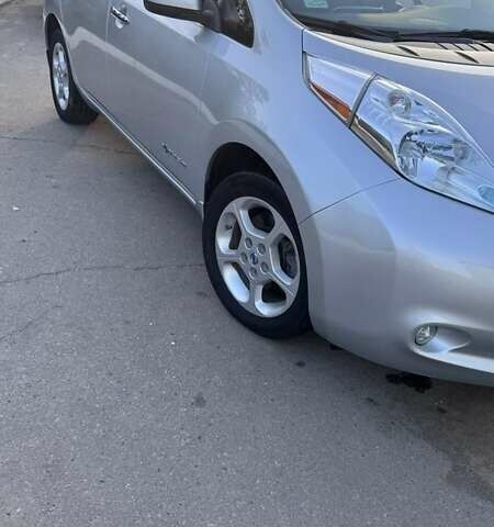 Ниссан Лиф 2016 в Харькове на Automoto.ua Серый Ниссан Лиф, объемом двигателя 0 л и пробегом 109 тыс. км за 7400 $, фото 3 на Automoto.ua