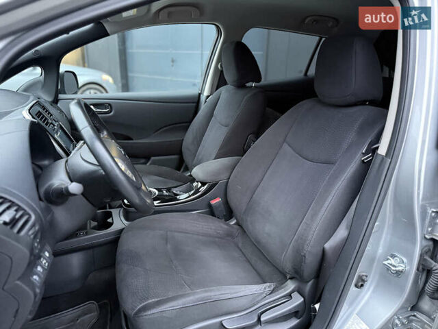 Серый Ниссан Лиф, объемом двигателя 0 л и пробегом 96 тыс. км за 7300 $, фото 7 на Automoto.ua