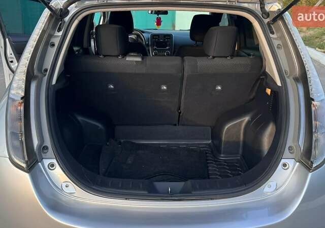 Ниссан Лиф 2016 в Харькове на Automoto.ua Серый Ниссан Лиф, объемом двигателя 0 л и пробегом 109 тыс. км за 7400 $, фото 8 на Automoto.ua