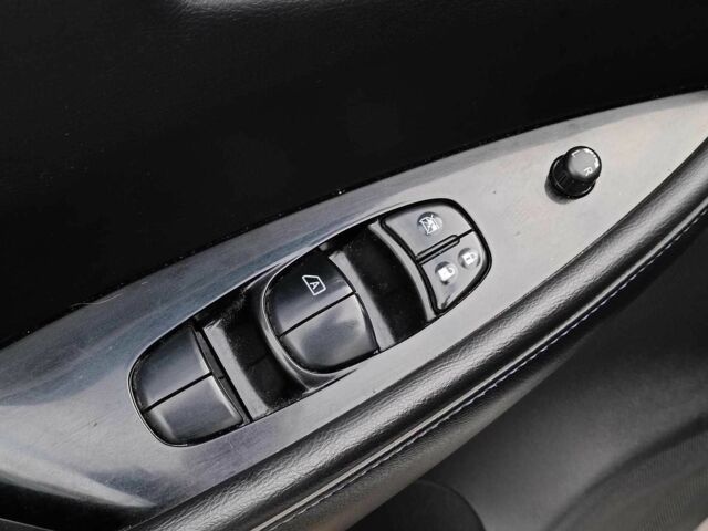 Серый Ниссан Лиф, объемом двигателя 0 л и пробегом 145 тыс. км за 6940 $, фото 20 на Automoto.ua