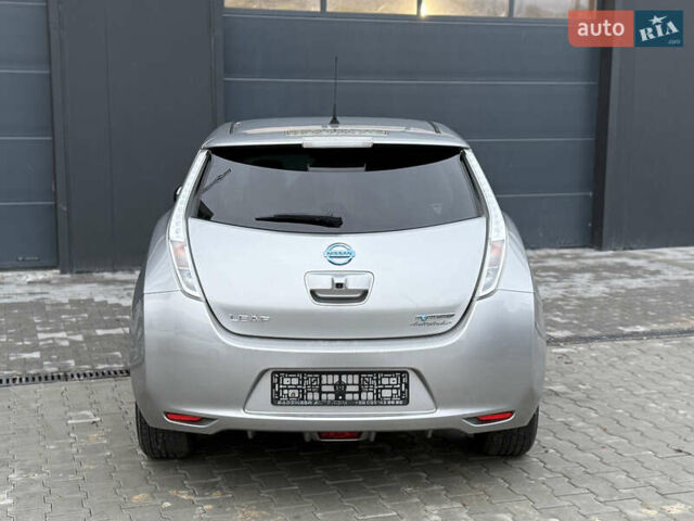 Серый Ниссан Лиф, объемом двигателя 0 л и пробегом 96 тыс. км за 7300 $, фото 4 на Automoto.ua