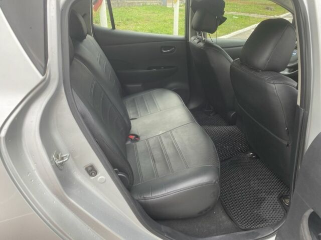 Серый Ниссан Лиф, объемом двигателя 0 л и пробегом 140 тыс. км за 7400 $, фото 4 на Automoto.ua