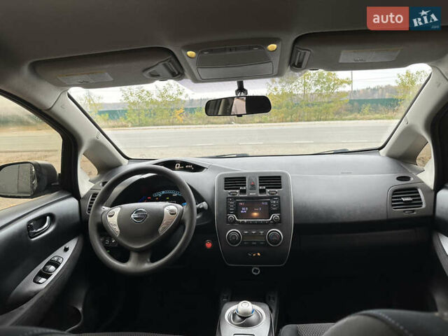 Сірий Ніссан Ліф, об'ємом двигуна 0 л та пробігом 106 тис. км за 8300 $, фото 5 на Automoto.ua