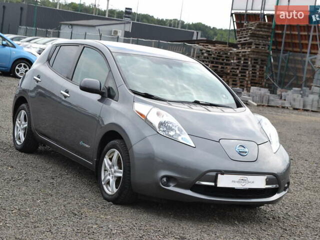 Серый Ниссан Лиф, объемом двигателя 0 л и пробегом 56 тыс. км за 8000 $, фото 3 на Automoto.ua