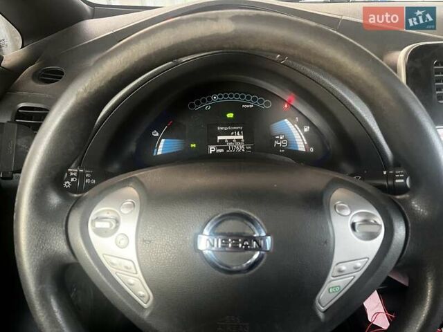 Серый Ниссан Лиф, объемом двигателя 0 л и пробегом 117 тыс. км за 7000 $, фото 1 на Automoto.ua