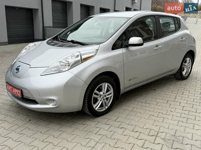 Серый Ниссан Лиф, объемом двигателя 0 л и пробегом 63 тыс. км за 7200 $, фото 6 на Automoto.ua