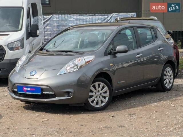 Серый Ниссан Лиф, объемом двигателя 0 л и пробегом 75 тыс. км за 8900 $, фото 12 на Automoto.ua