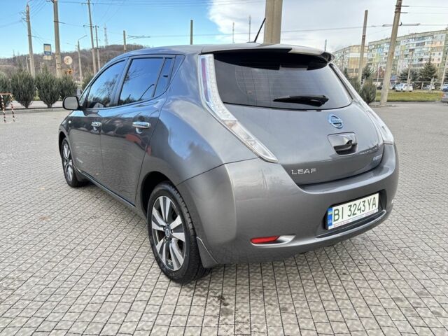 Серый Ниссан Лиф, объемом двигателя 0 л и пробегом 65 тыс. км за 9000 $, фото 2 на Automoto.ua