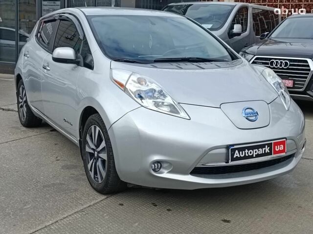 Серый Ниссан Лиф, объемом двигателя 0 л и пробегом 145 тыс. км за 6940 $, фото 4 на Automoto.ua