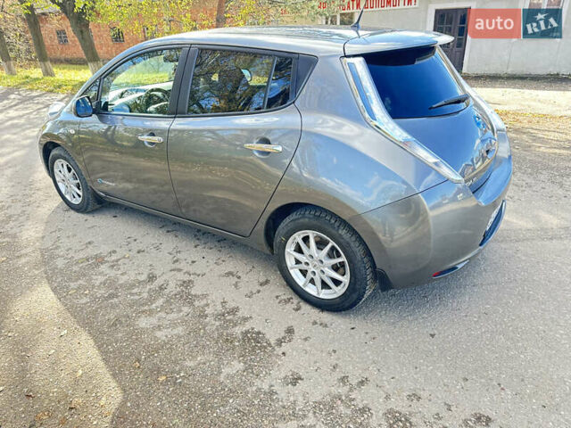 Серый Ниссан Лиф, объемом двигателя 0 л и пробегом 162 тыс. км за 6500 $, фото 1 на Automoto.ua