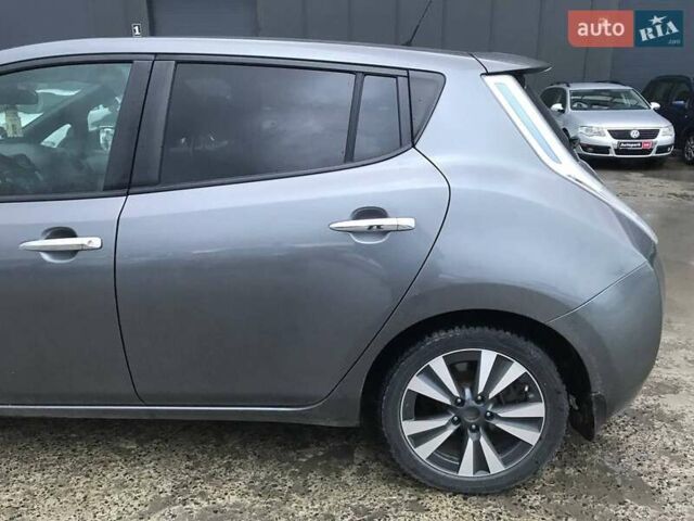 Сірий Ніссан Ліф, об'ємом двигуна 0 л та пробігом 105 тис. км за 8890 $, фото 17 на Automoto.ua