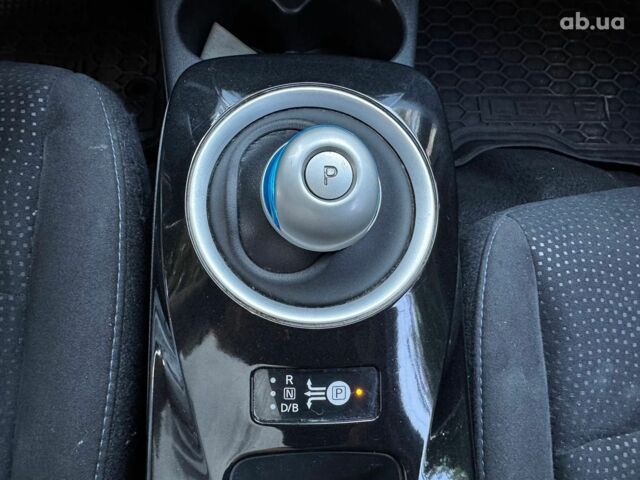 Серый Ниссан Лиф, объемом двигателя 0 л и пробегом 80 тыс. км за 10540 $, фото 21 на Automoto.ua