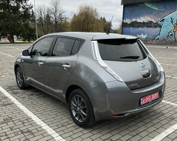 Серый Ниссан Лиф, объемом двигателя 0 л и пробегом 92 тыс. км за 8600 $, фото 7 на Automoto.ua