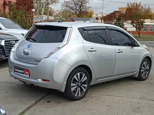 Серый Ниссан Лиф, объемом двигателя 0 л и пробегом 145 тыс. км за 6940 $, фото 6 на Automoto.ua