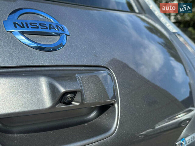 Сірий Ніссан Ліф, об'ємом двигуна 0 л та пробігом 125 тис. км за 7990 $, фото 10 на Automoto.ua