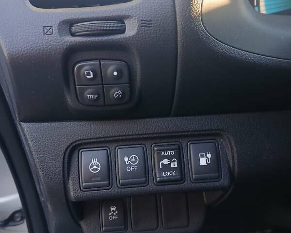 Серый Ниссан Лиф, объемом двигателя 0 л и пробегом 122 тыс. км за 8700 $, фото 11 на Automoto.ua