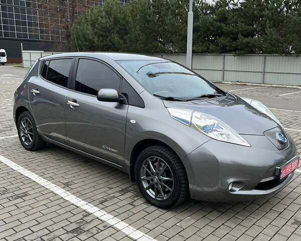 Серый Ниссан Лиф, объемом двигателя 0 л и пробегом 92 тыс. км за 8600 $, фото 2 на Automoto.ua