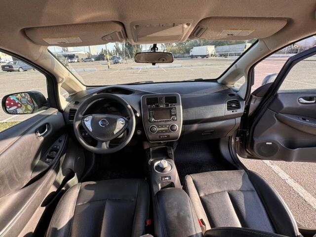 Серый Ниссан Лиф, объемом двигателя 0 л и пробегом 159 тыс. км за 6500 $, фото 6 на Automoto.ua