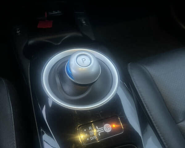 Серый Ниссан Лиф, объемом двигателя 0 л и пробегом 82 тыс. км за 7199 $, фото 17 на Automoto.ua