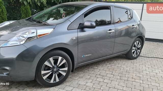 Сірий Ніссан Ліф, об'ємом двигуна 0 л та пробігом 98 тис. км за 7600 $, фото 1 на Automoto.ua