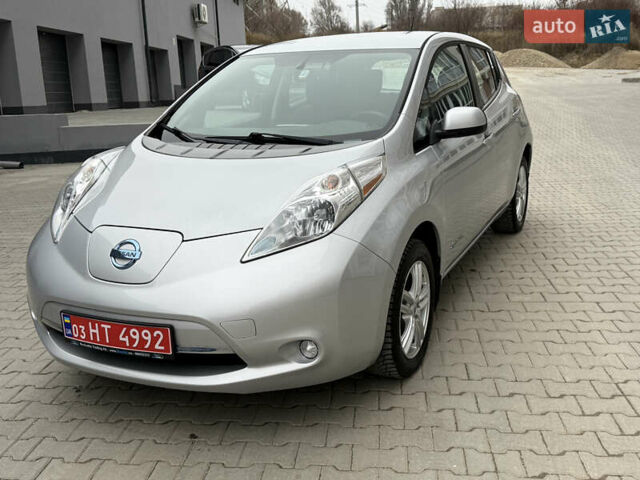 Серый Ниссан Лиф, объемом двигателя 0 л и пробегом 63 тыс. км за 7200 $, фото 4 на Automoto.ua