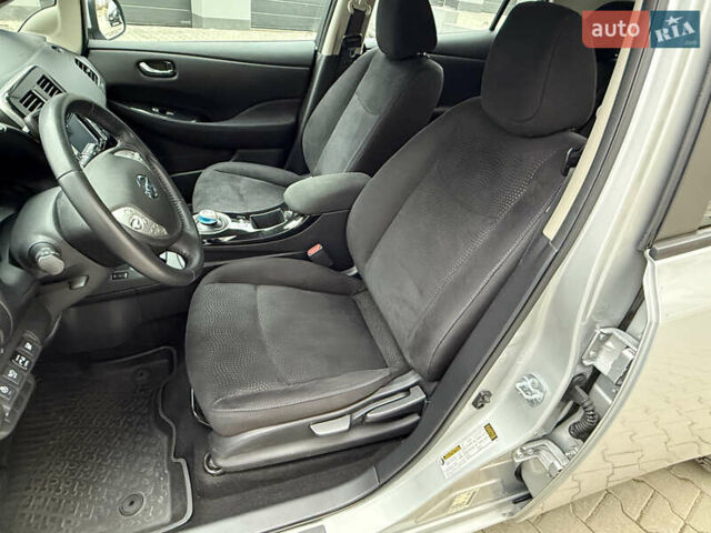 Серый Ниссан Лиф, объемом двигателя 0 л и пробегом 63 тыс. км за 7200 $, фото 28 на Automoto.ua