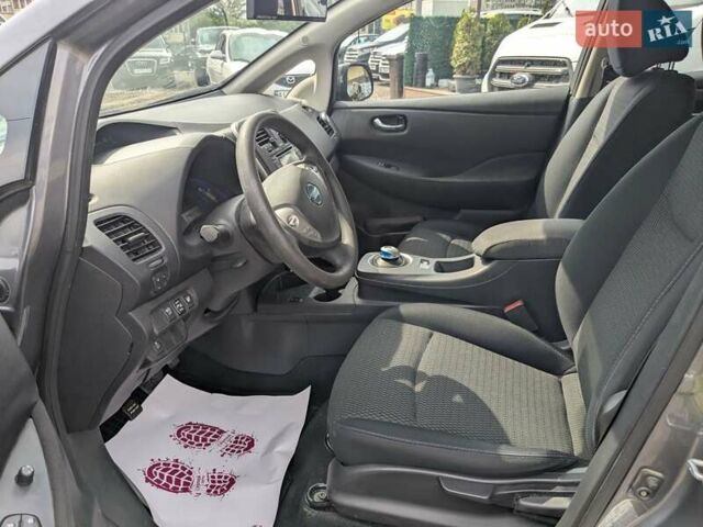 Серый Ниссан Лиф, объемом двигателя 0 л и пробегом 75 тыс. км за 8900 $, фото 22 на Automoto.ua