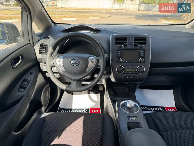 Сірий Ніссан Ліф, об'ємом двигуна 0 л та пробігом 125 тис. км за 7990 $, фото 16 на Automoto.ua