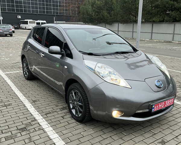 Серый Ниссан Лиф, объемом двигателя 0 л и пробегом 92 тыс. км за 8600 $, фото 24 на Automoto.ua