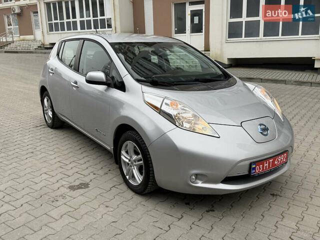 Серый Ниссан Лиф, объемом двигателя 0 л и пробегом 63 тыс. км за 7200 $, фото 70 на Automoto.ua