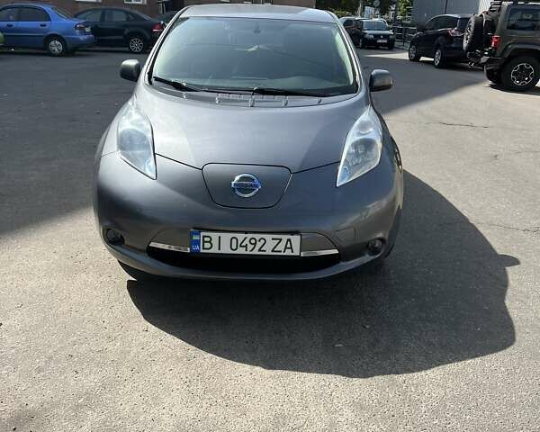 Серый Ниссан Лиф, объемом двигателя 0 л и пробегом 144 тыс. км за 12300 $, фото 1 на Automoto.ua