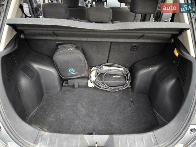 Серый Ниссан Лиф, объемом двигателя 0 л и пробегом 148 тыс. км за 8500 $, фото 21 на Automoto.ua