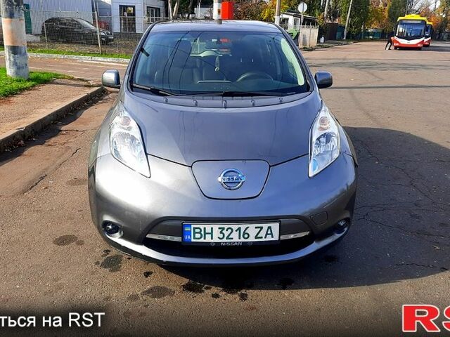 Сірий Ніссан Ліф, об'ємом двигуна 0 л та пробігом 139 тис. км за 5650 $, фото 3 на Automoto.ua